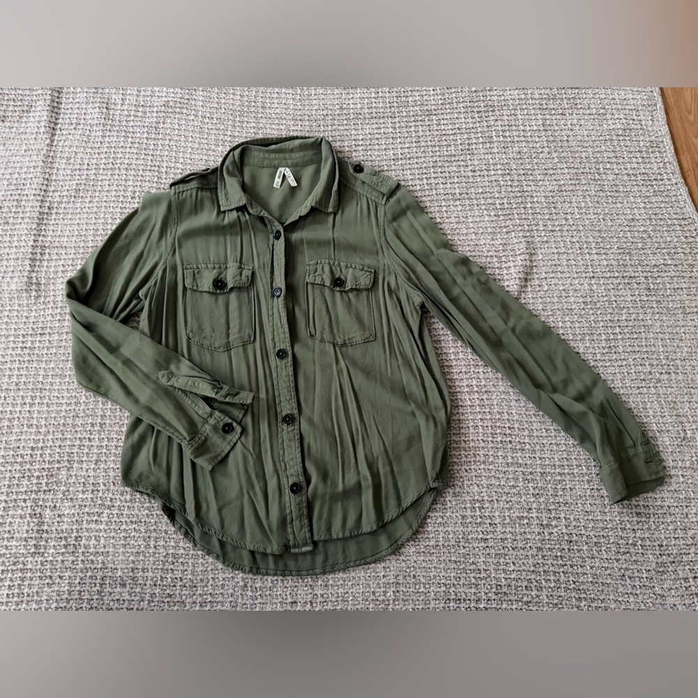 Mudd sage Green Button-Down Shirt